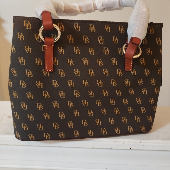 Dooney and Bourke small gretta Brianna w/pouch - Picture 10 of 13